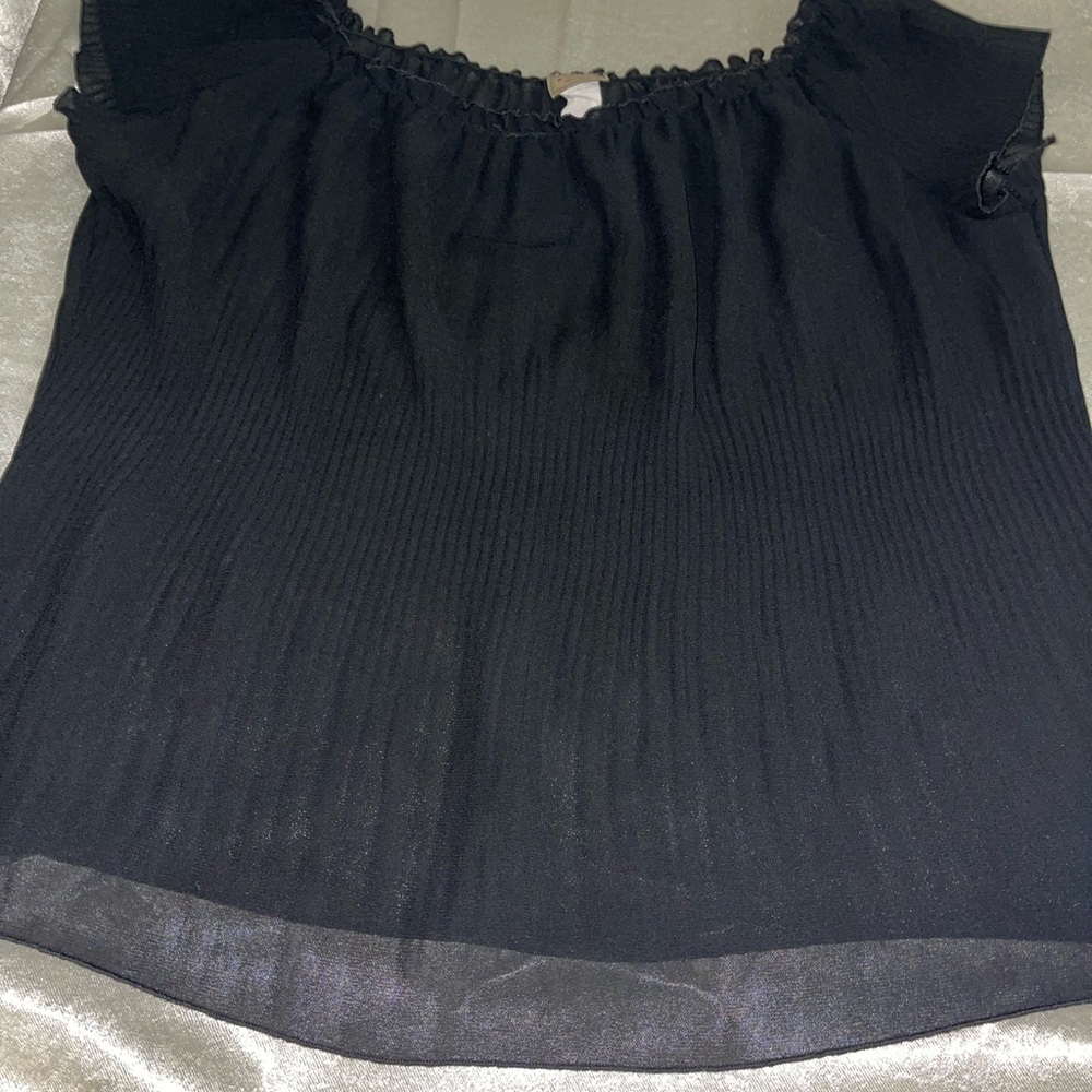 Gemini Black Ruffled Top - Picture 2 of 3